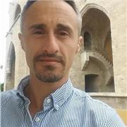 Me gustaria poder dar clases de Italiano ( madre lengua ) y de ingles. Posiblemente clases de conversacion